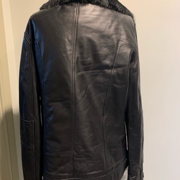 Danier leather jacket. Rabbit fur trim. - Picture 5 of 7